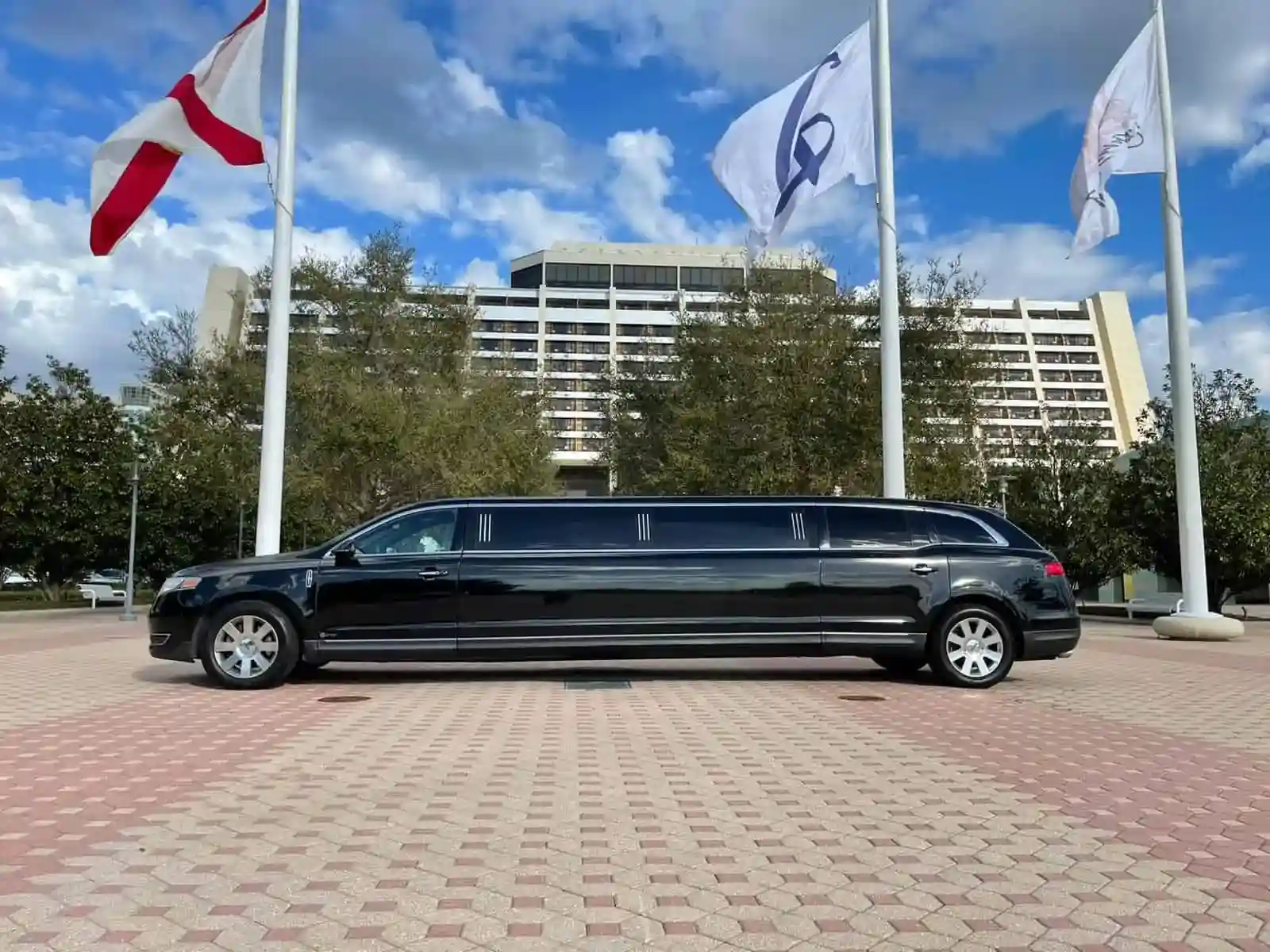 Black Car Service to Walt Disney World & Universal Orlando Resort from Davenport